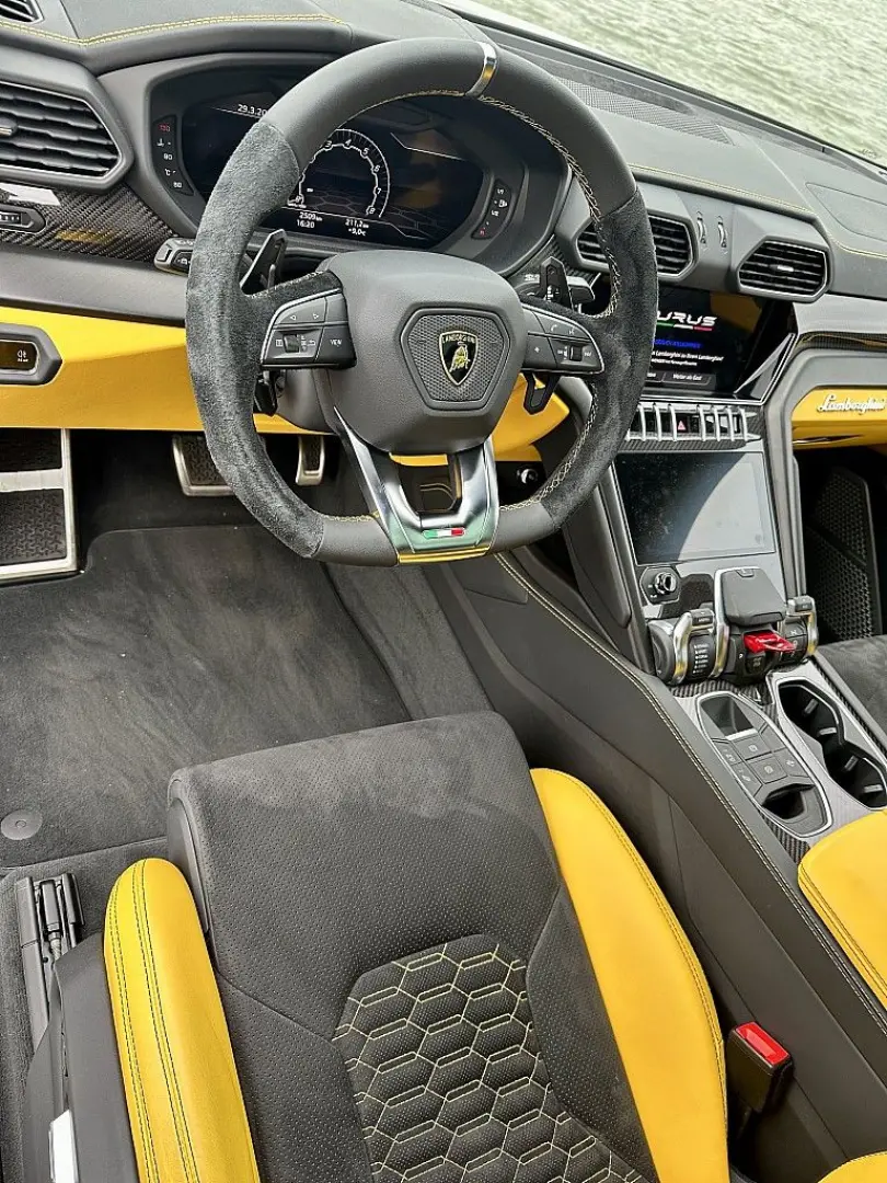 Urus AWD Aut.