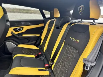 Urus AWD Aut.