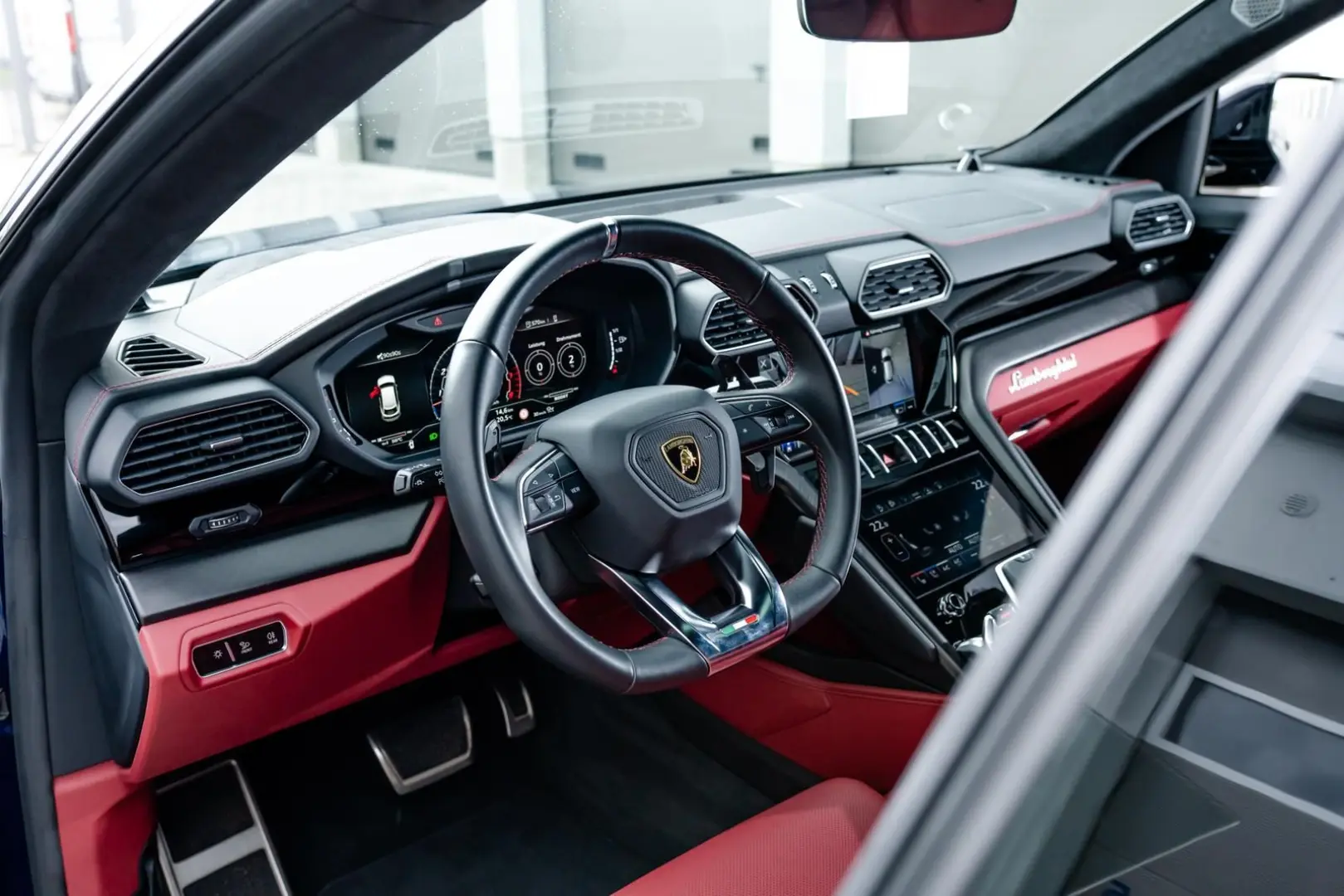 Urus | 1. Hand | Q-Citura | HUD | B&O