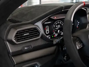 Urus Performante|FULL CARBON|AKRAPOVIC|B&O|VOLL