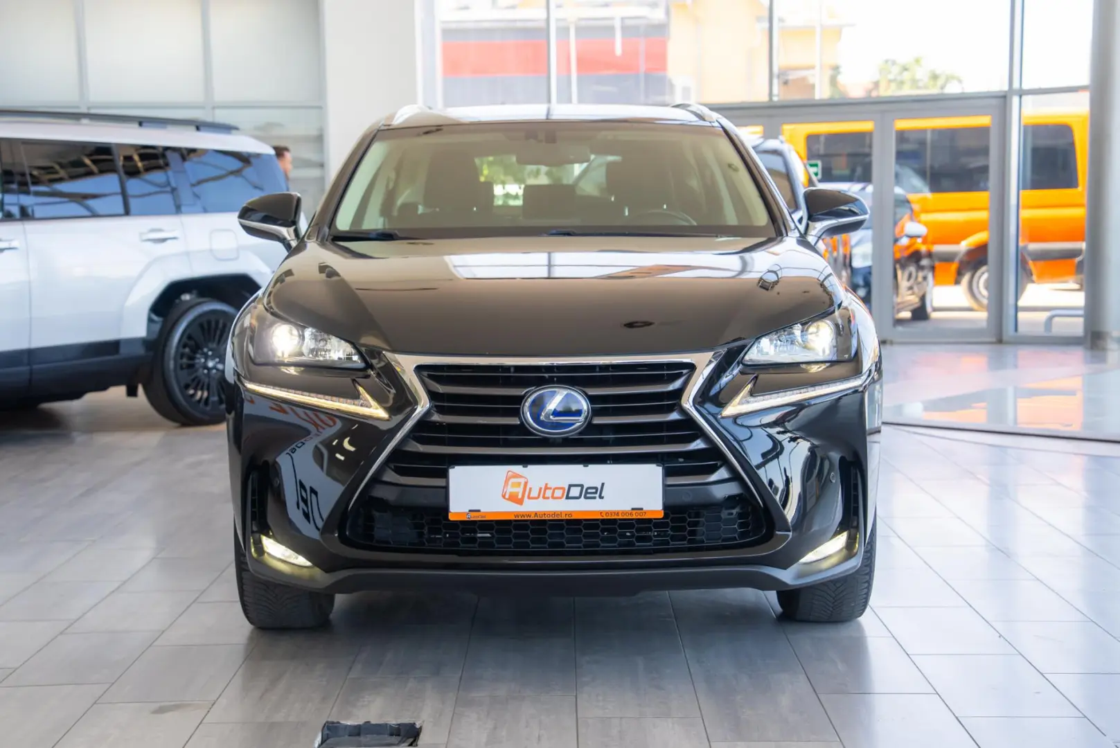 Lexus NX 300h e-Four e-CVT 