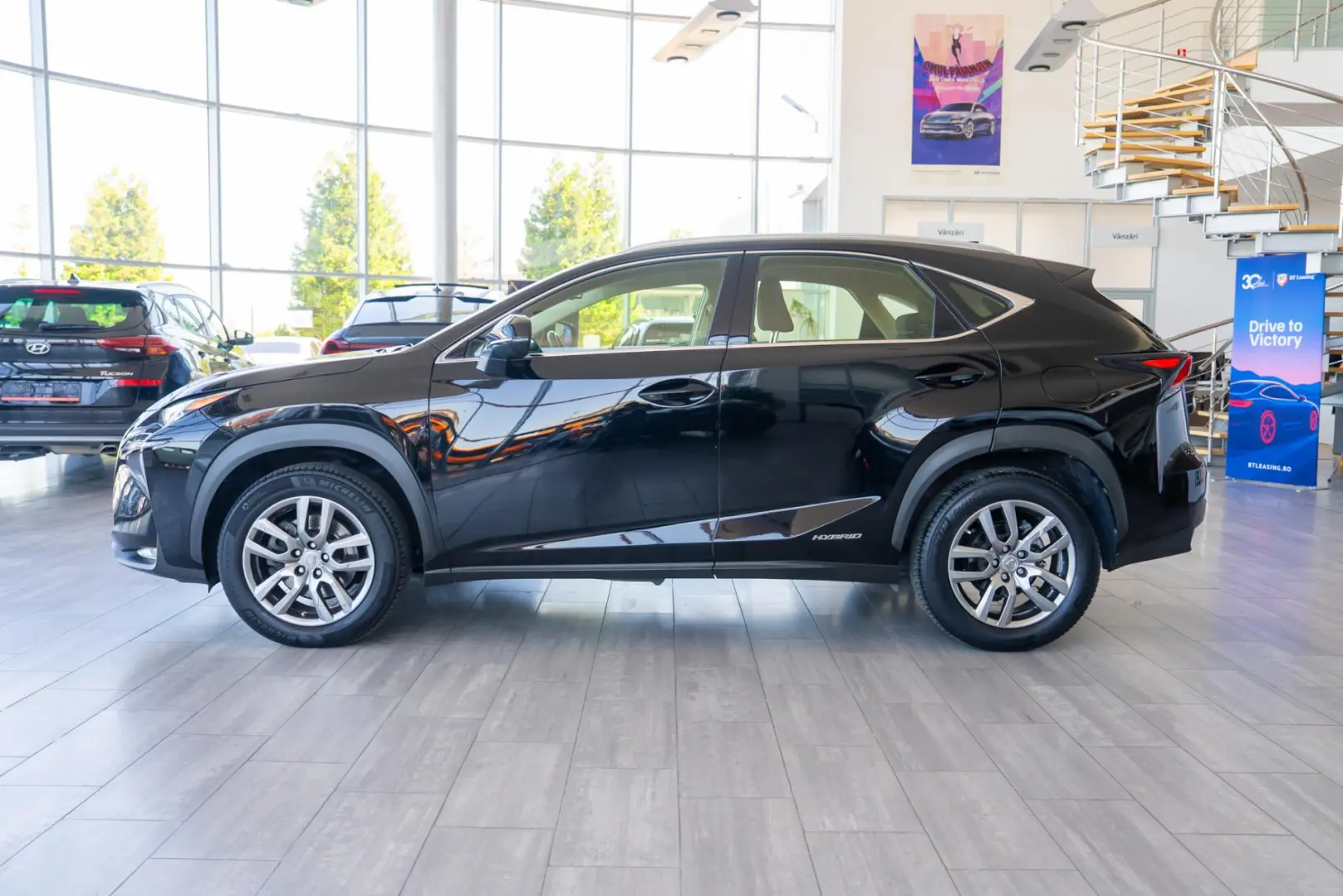 Lexus NX 300h e-Four e-CVT 