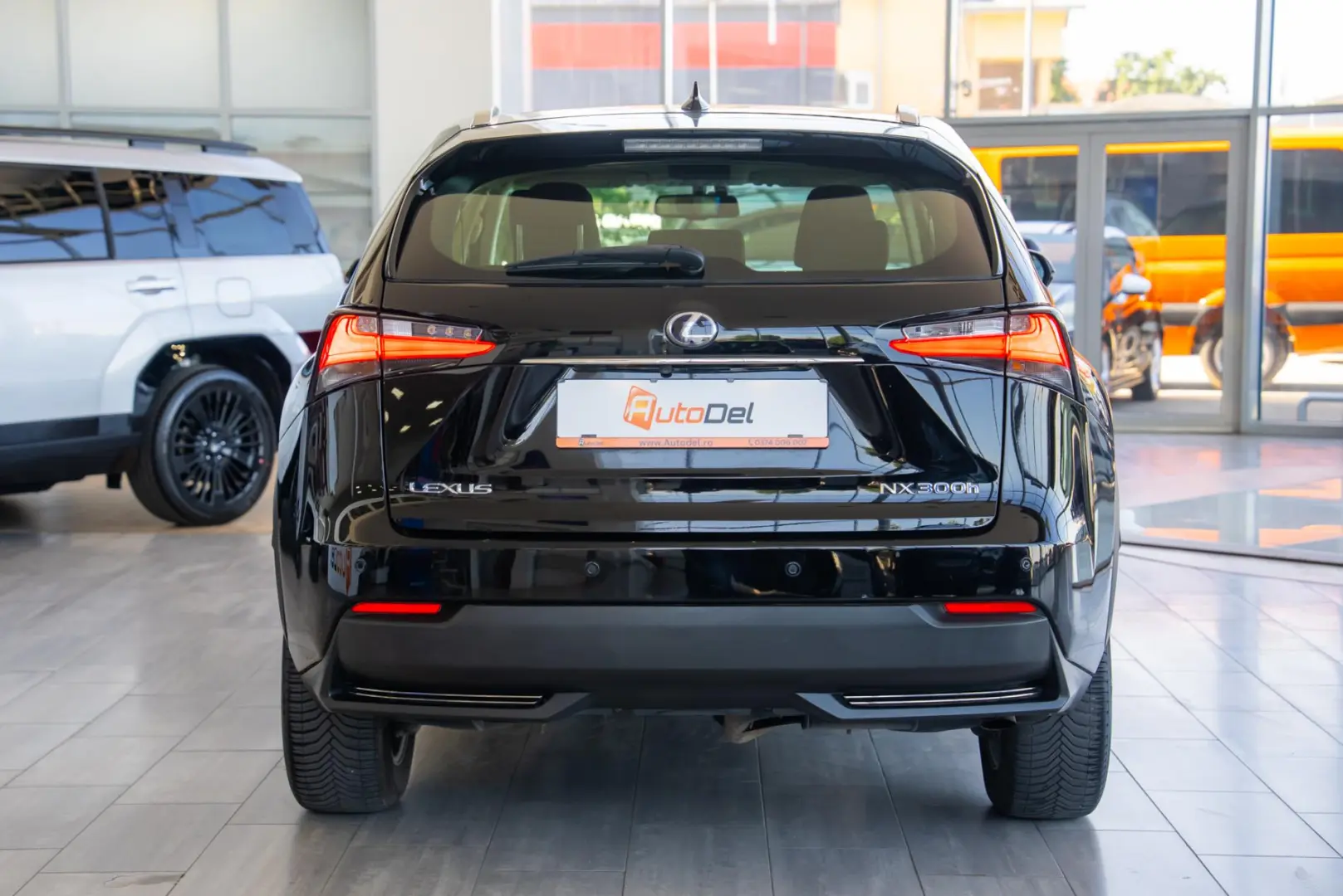 Lexus NX 300h e-Four e-CVT 