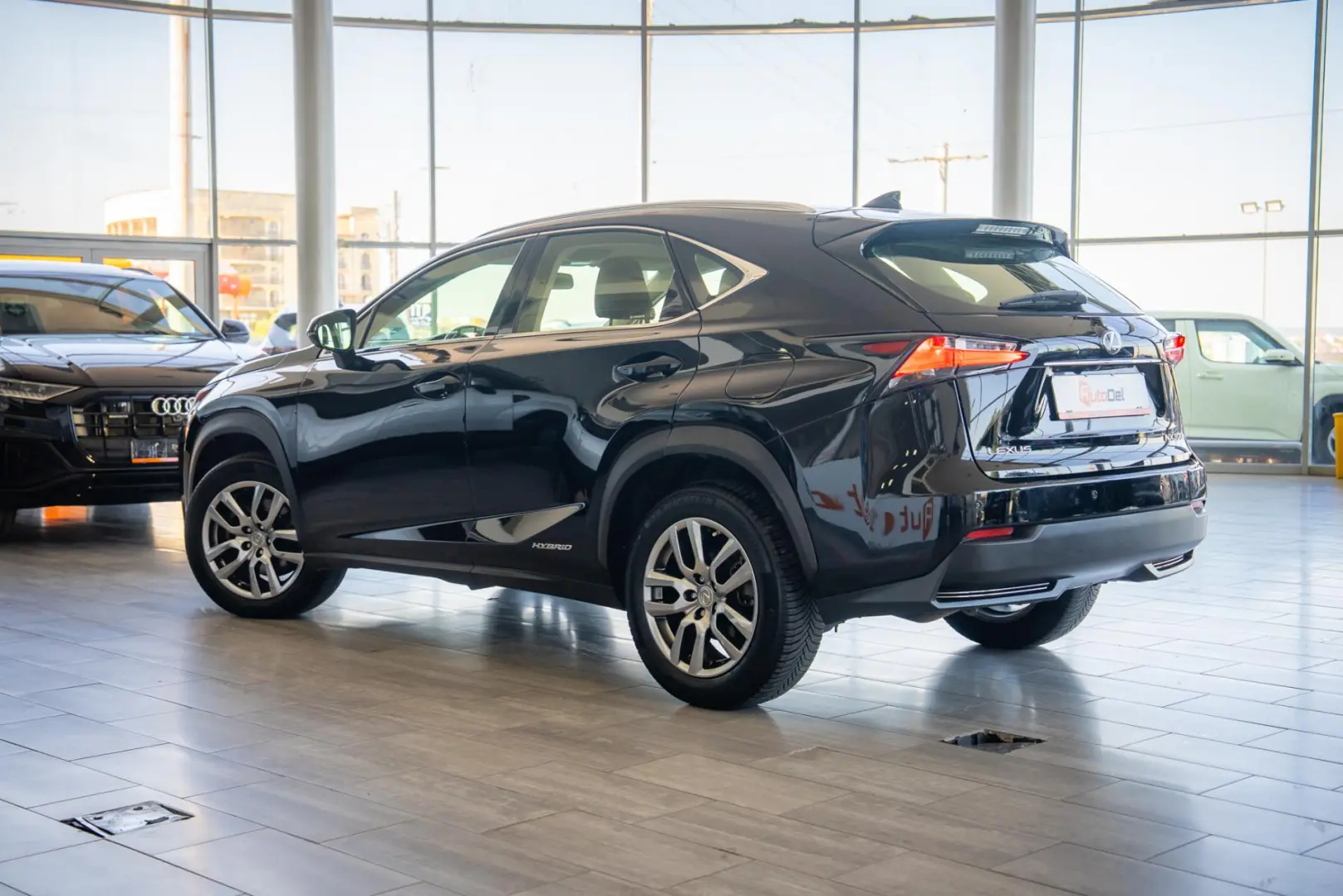 Lexus NX 300h e-Four e-CVT 