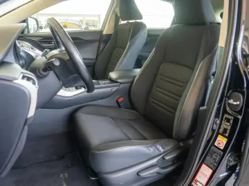 Lexus NX 300h e-Four e-CVT 