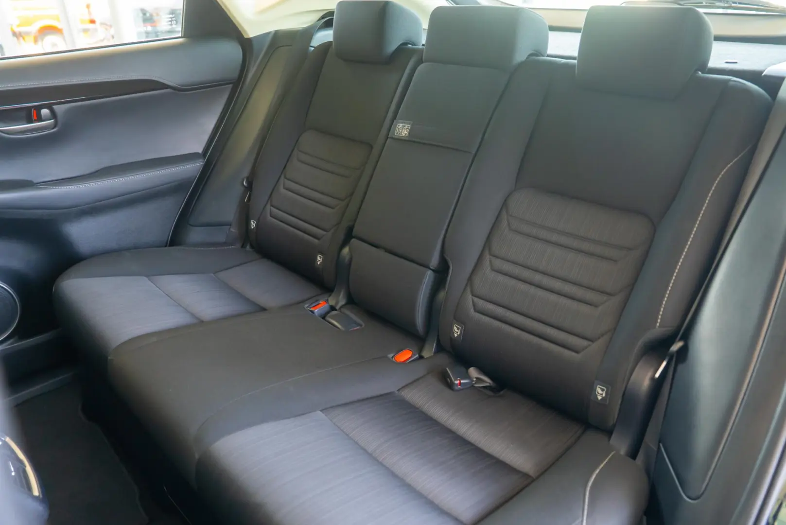 Lexus NX 300h e-Four e-CVT 