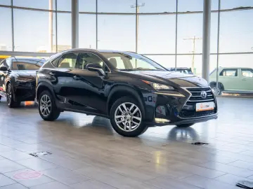 Lexus NX 300h e-Four e-CVT 