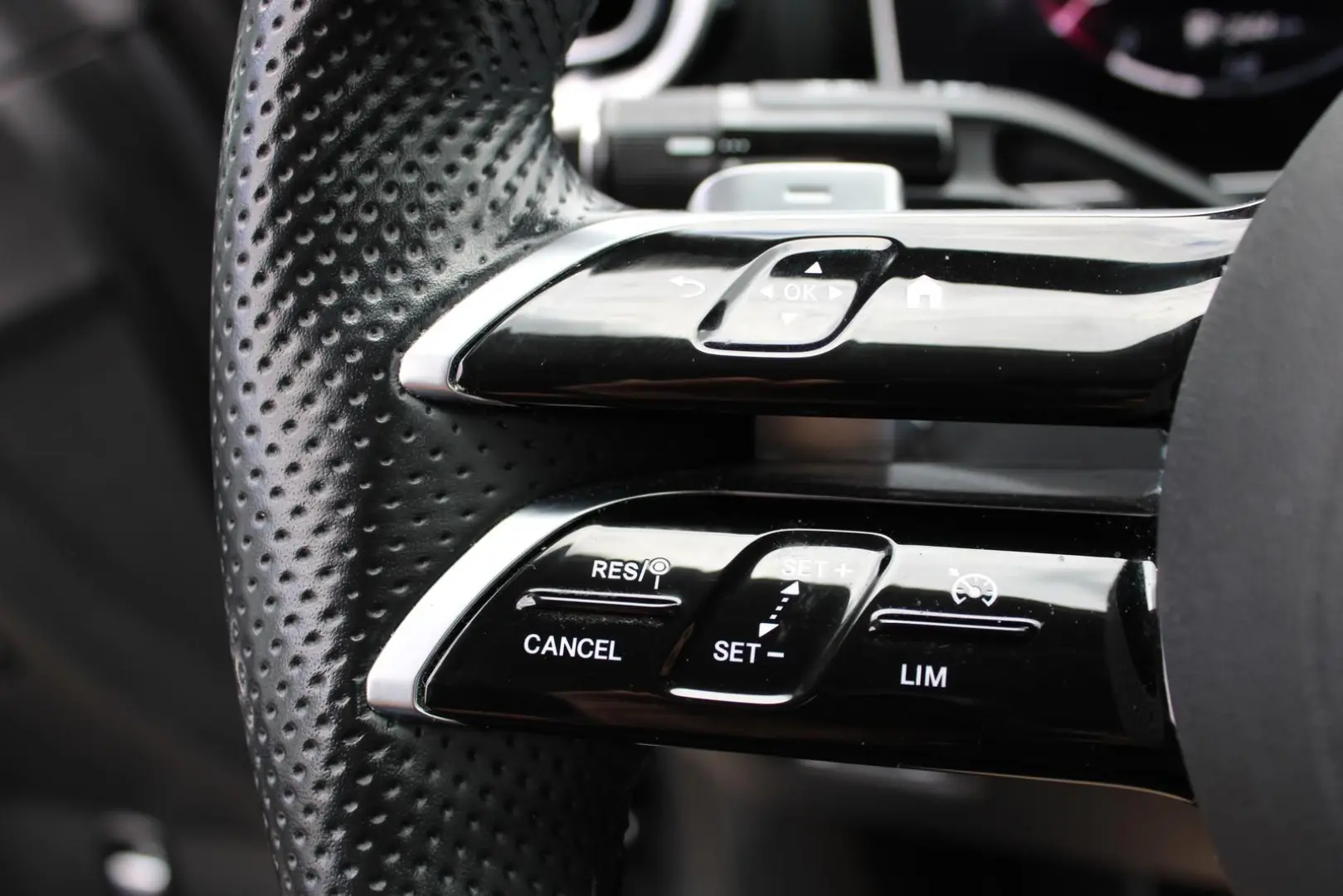 C200 AMG Line/1.Hd/SITZHEIZUNG/AHK/CAM/AMBIENTE
