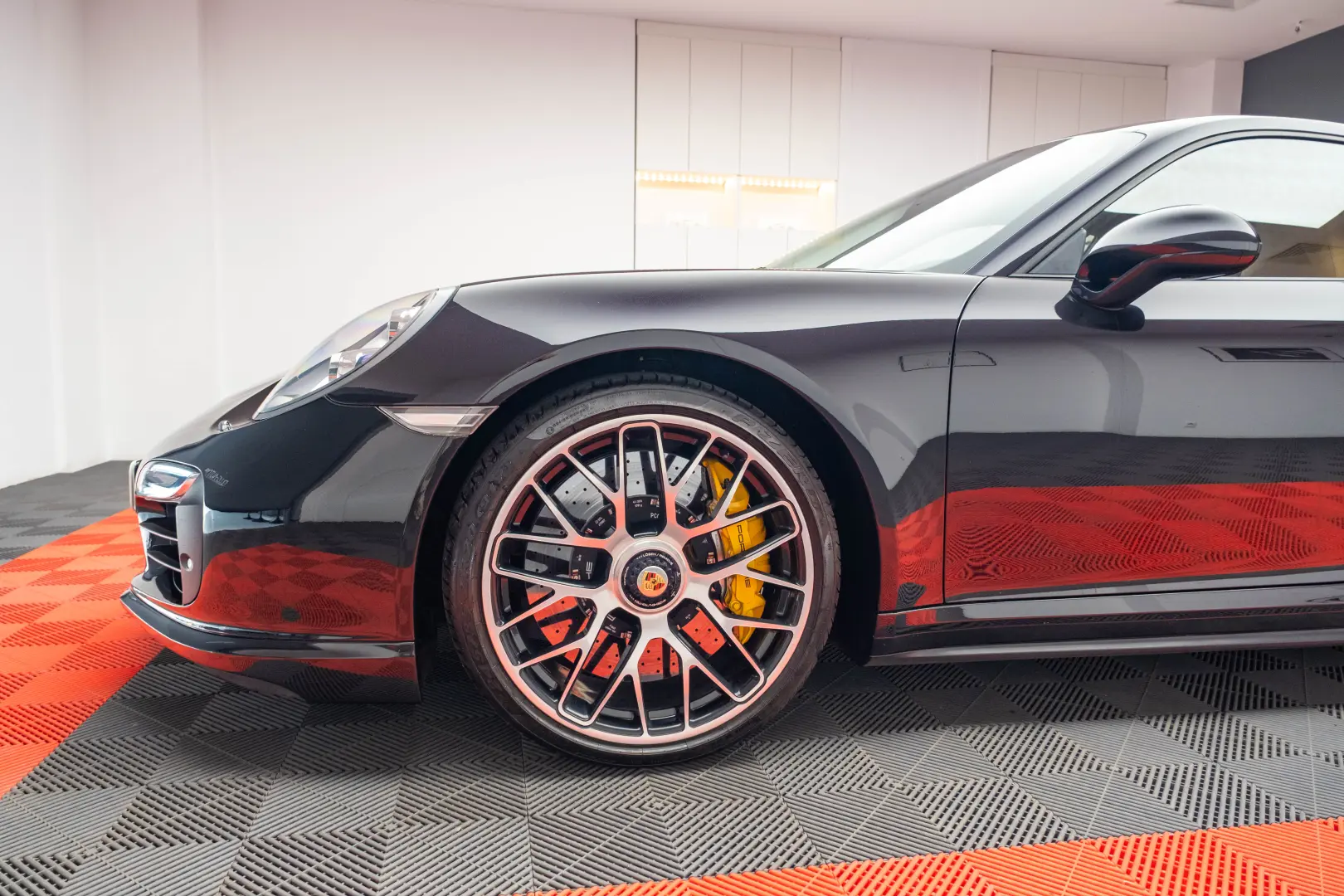 Porsche 911 Turbo S - 991