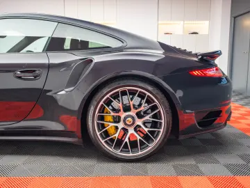 Porsche 911 Turbo S - 991