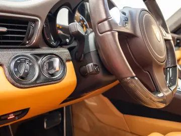 Porsche 911 Turbo S - 991