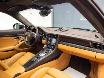 Porsche 911 Turbo S - 991
