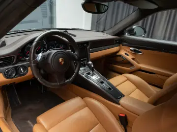 Porsche 911 Turbo S - 991