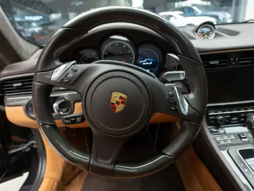 Porsche 911 Turbo S - 991