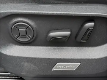 Touareg 3.0 TDI R-LINE