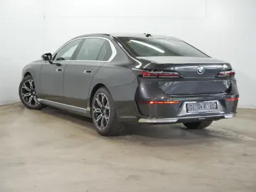 740 d xDrive Kristall Panorama TV Bowers & Wilki