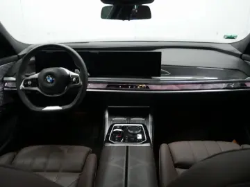 740 d xDrive Kristall Panorama TV Bowers & Wilki