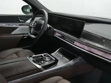 740 d xDrive Kristall Panorama TV Bowers & Wilki