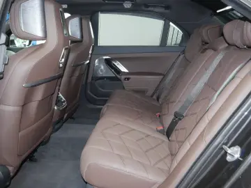 740 d xDrive Kristall Panorama TV Bowers & Wilki