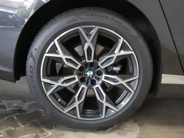 740 d xDrive Kristall Panorama TV Bowers & Wilki