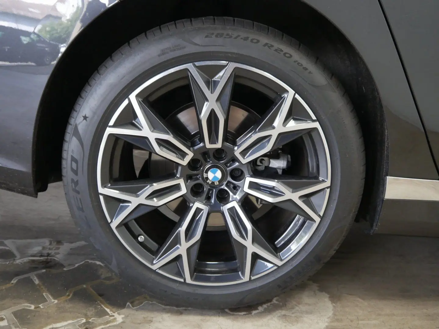 740 d xDrive Kristall Panorama TV Bowers & Wilki