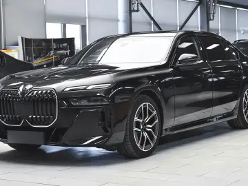 740d xDrive M Sport Mild Hybrid Sportautomatic