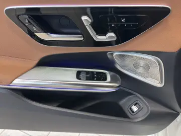 CLE 300 4M AMG LINE PREMIUM NIGHT+PANO+DIST+360°
