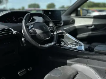 3008 1.6 PureTech 180 GT **360grad/Focal/Navi**