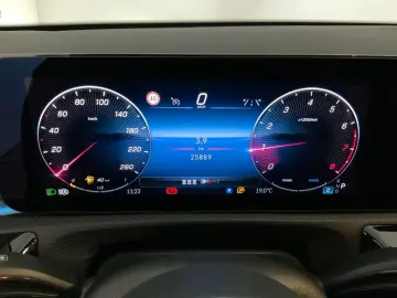 MERCEDES BENZ A180 Prog Limo LED MBUX LEASING