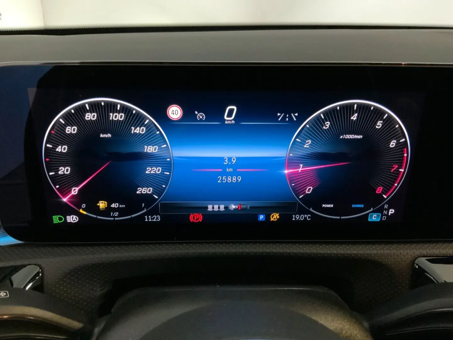MERCEDES BENZ A180 Prog Limo LED MBUX LEASING