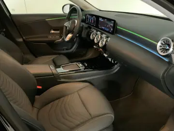 MERCEDES BENZ A180 Prog Limo LED MBUX LEASING