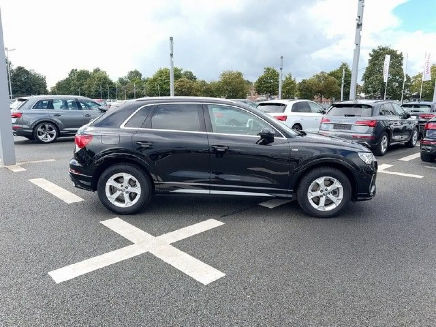 Q3 45 TFSI S-tronic quattro S-Line AHK+LED+NAVI+