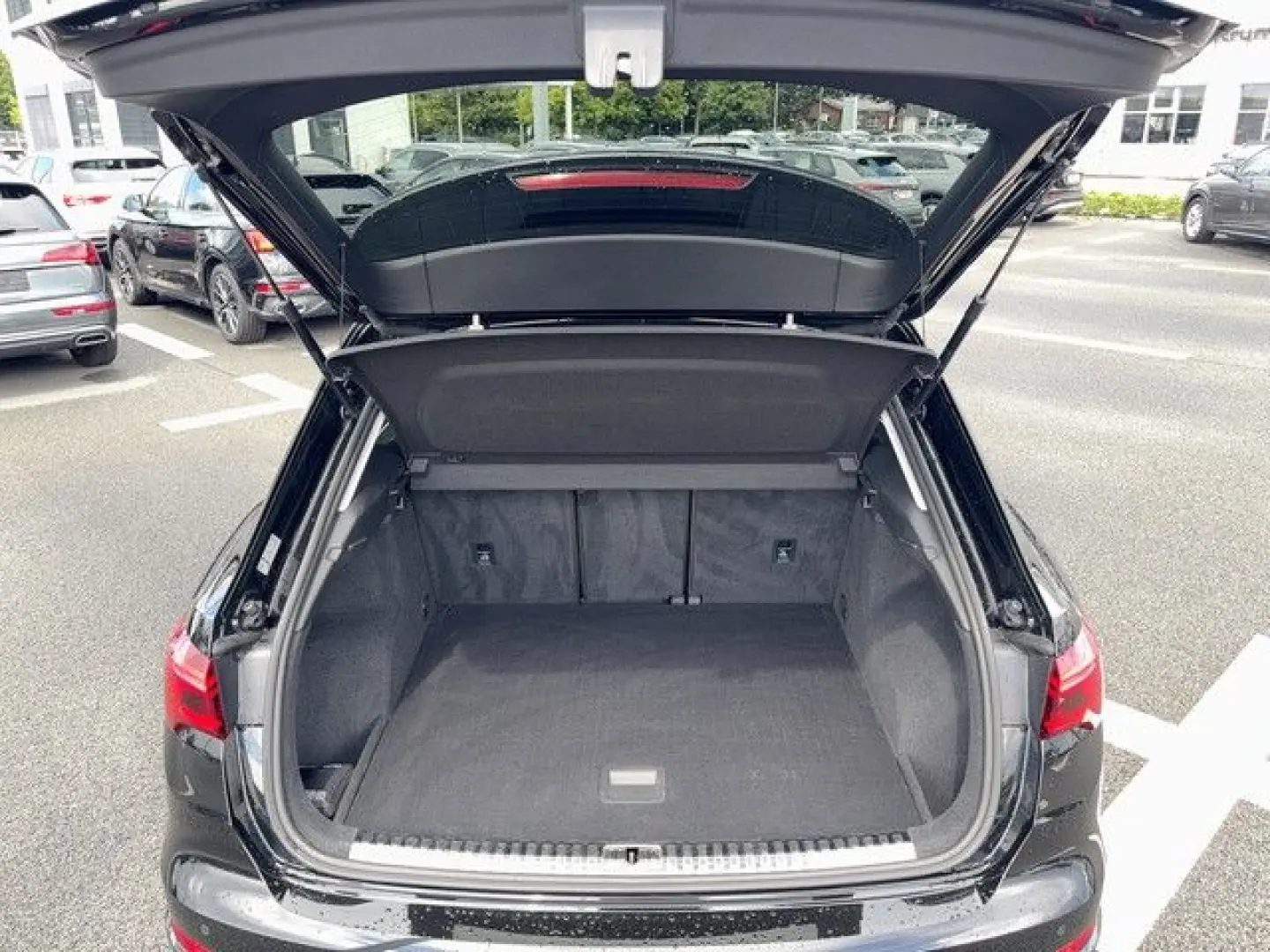 Q3 45 TFSI S-tronic quattro S-Line AHK+LED+NAVI+