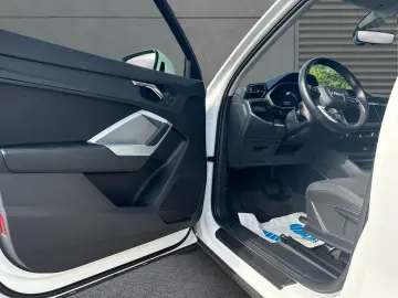 Q3 40 TFSI quattro NAVI+GJR+SHZ+LED+PDC