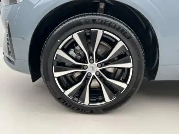 XC 60 XC60 Plus Dark AWD B4