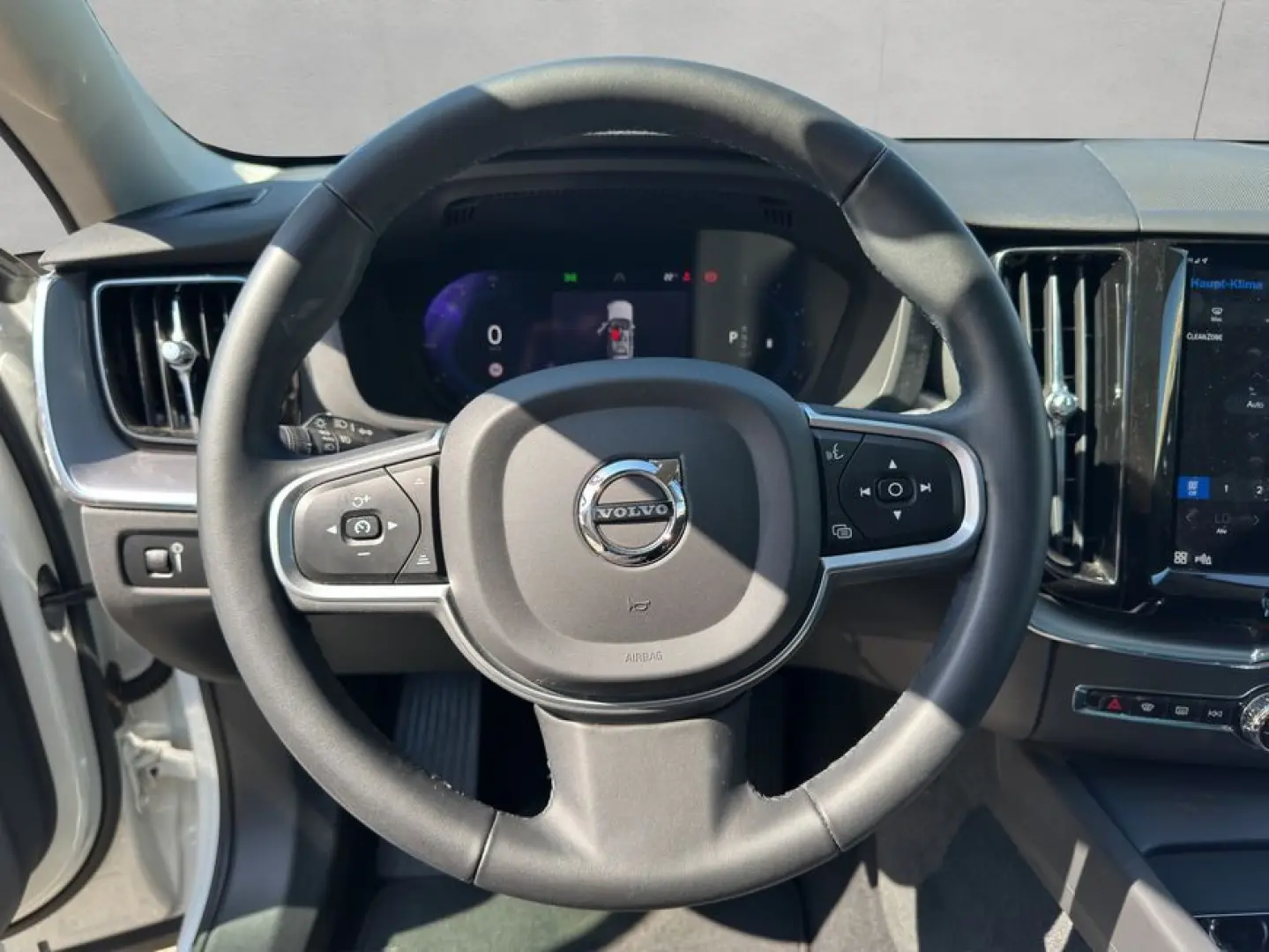 XC60 B4 AWD Momentum-Pro Aut Glasd AHK Google-Ma