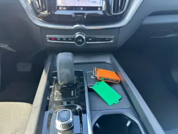 XC60 B4 AWD Momentum-Pro Aut Glasd AHK Google-Ma