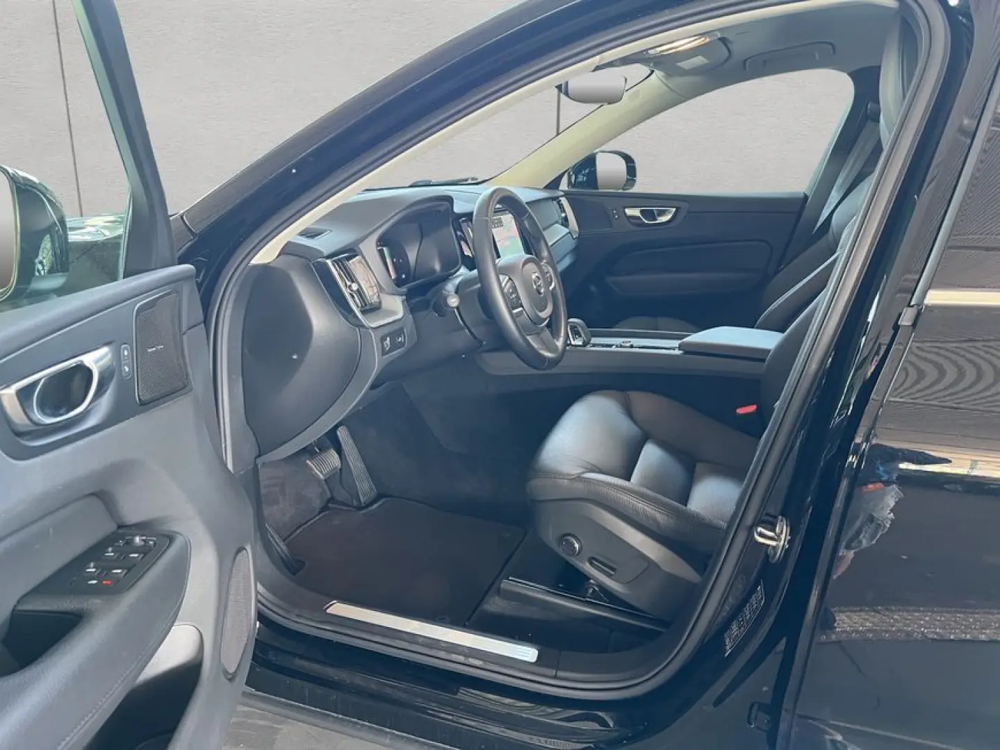 XC60 B4 AWD Momentum-Pro Aut Vollleder Standheiz