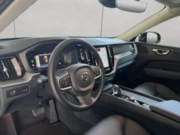 XC60 B4 AWD Momentum-Pro Aut Vollleder Standheiz