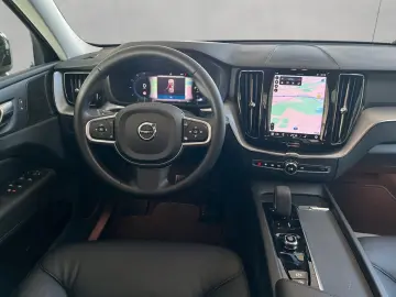 XC60 B4 AWD Momentum-Pro Aut Vollleder Standheiz