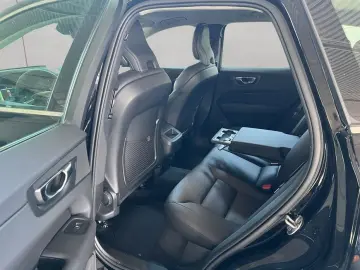 XC60 B4 AWD Momentum-Pro Aut Vollleder Standheiz
