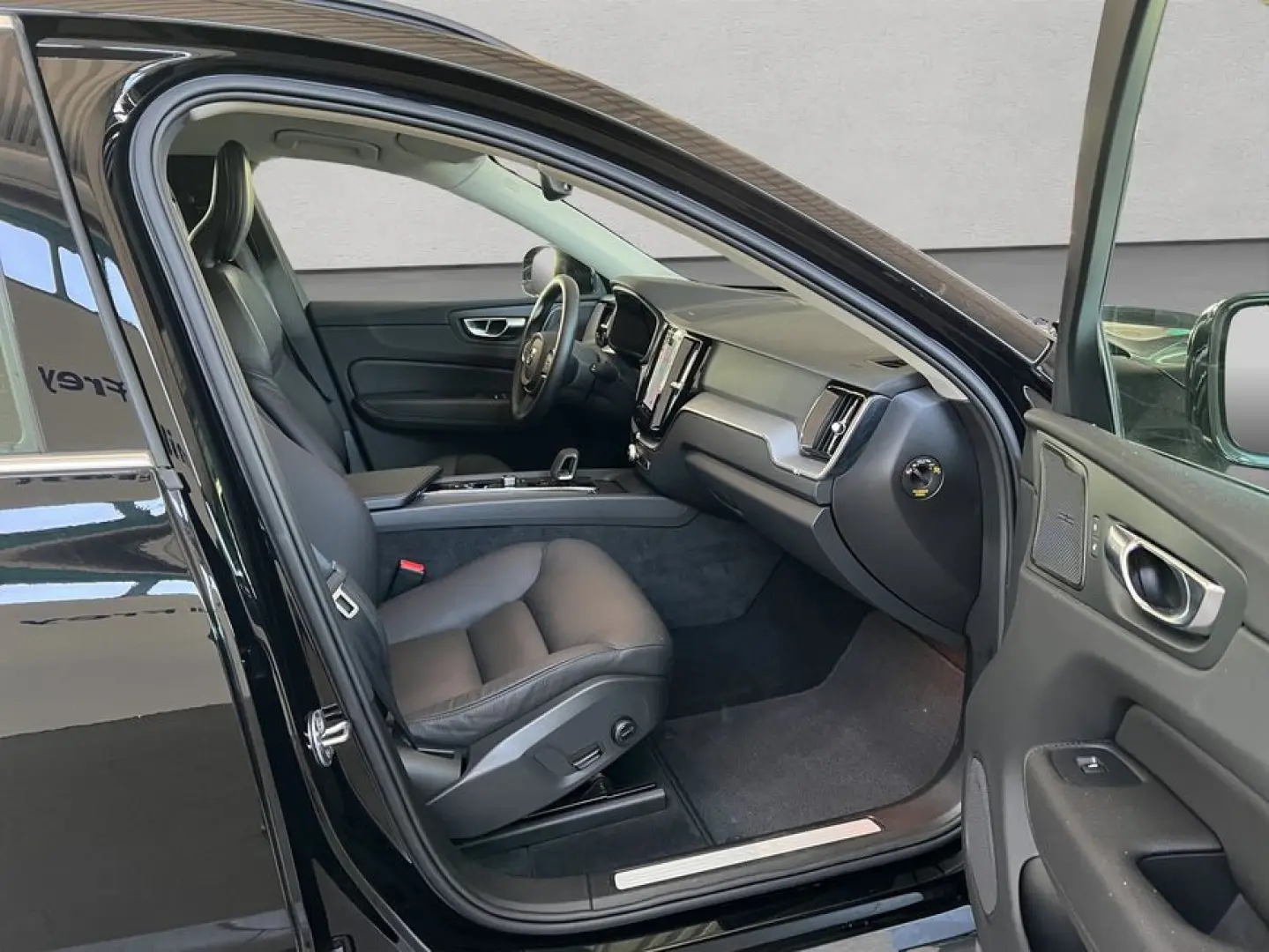 XC60 B4 AWD Momentum-Pro Aut Vollleder Standheiz