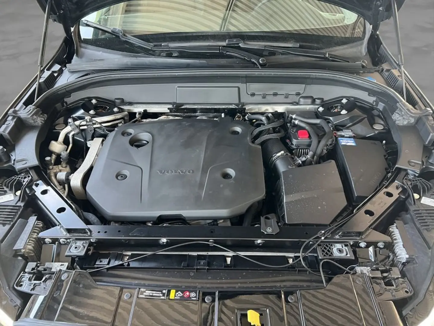 XC60 B4 AWD Momentum-Pro Aut Vollleder Standheiz