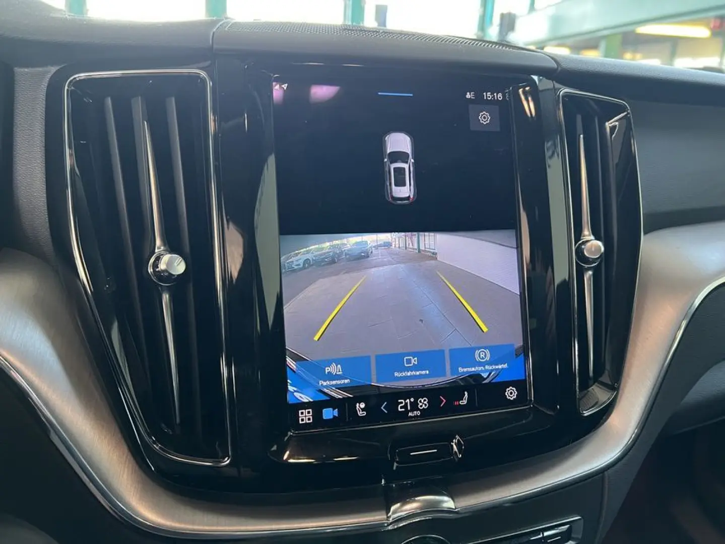 XC60 B4 AWD Momentum-Pro Aut Vollleder Standheiz