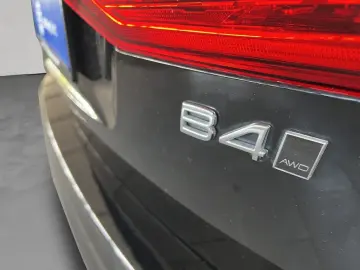 XC60 B4 AWD Momentum-Pro Aut Vollleder Standheiz