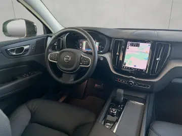 XC60 B4 AWD Momentum-Pro Aut Vollleder Standheiz