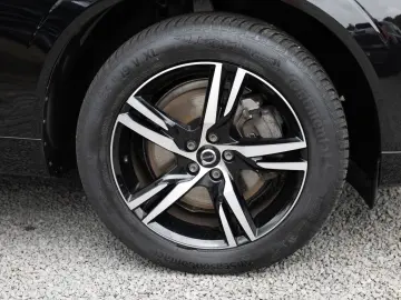XC60 B4 R-Design AWD NAVI FACEL. LED AHK PANO