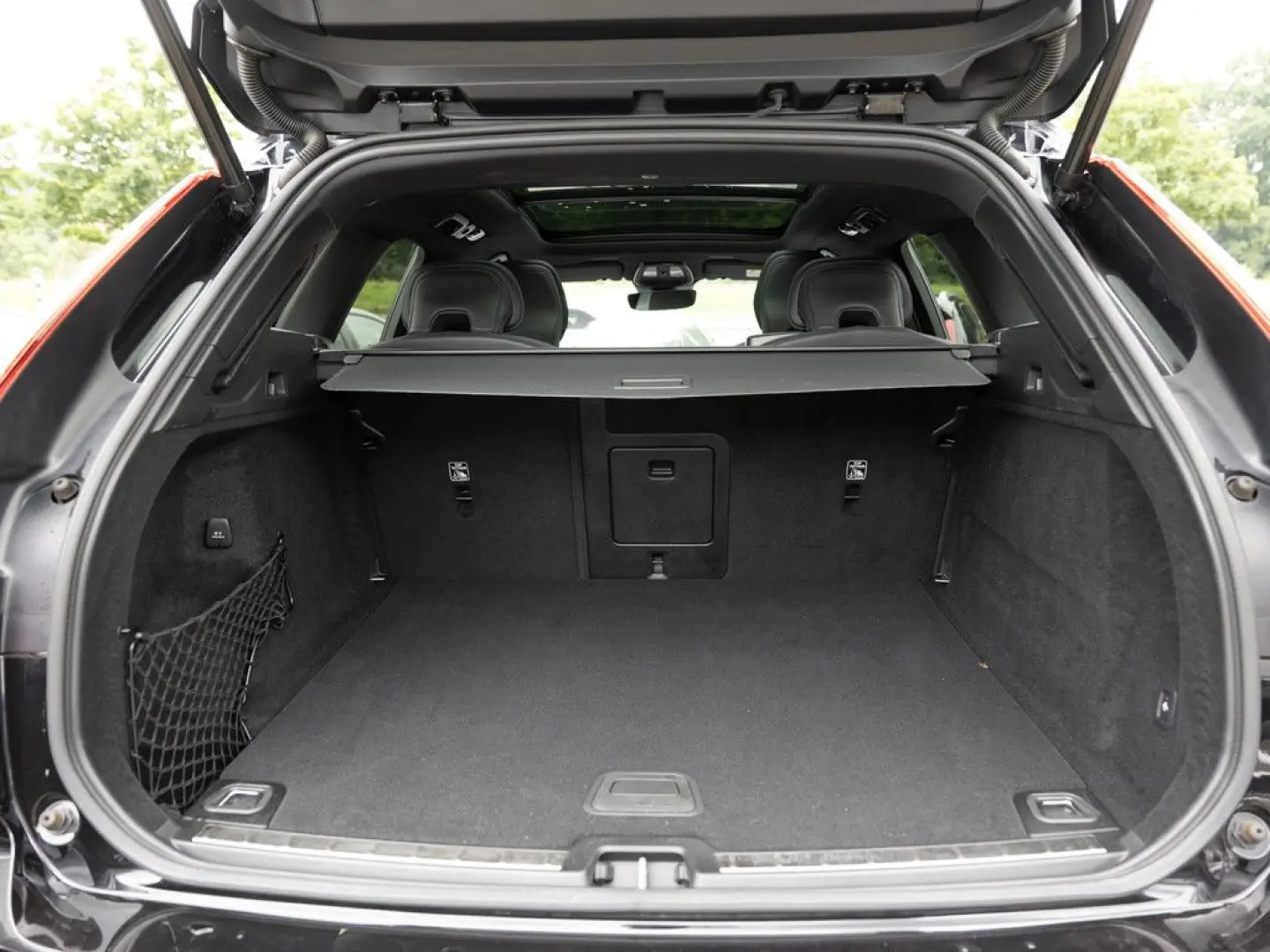 XC60 B4 R-Design AWD NAVI FACEL. LED AHK PANO