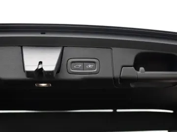XC60 B4 R-Design AWD NAVI FACEL. LED AHK PANO