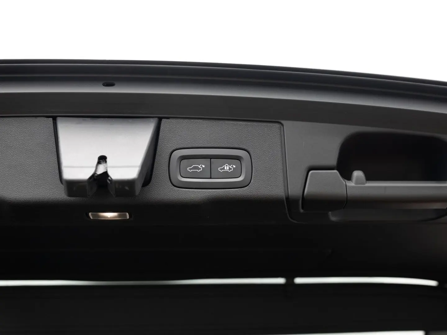 XC60 B4 R-Design AWD NAVI FACEL. LED AHK PANO